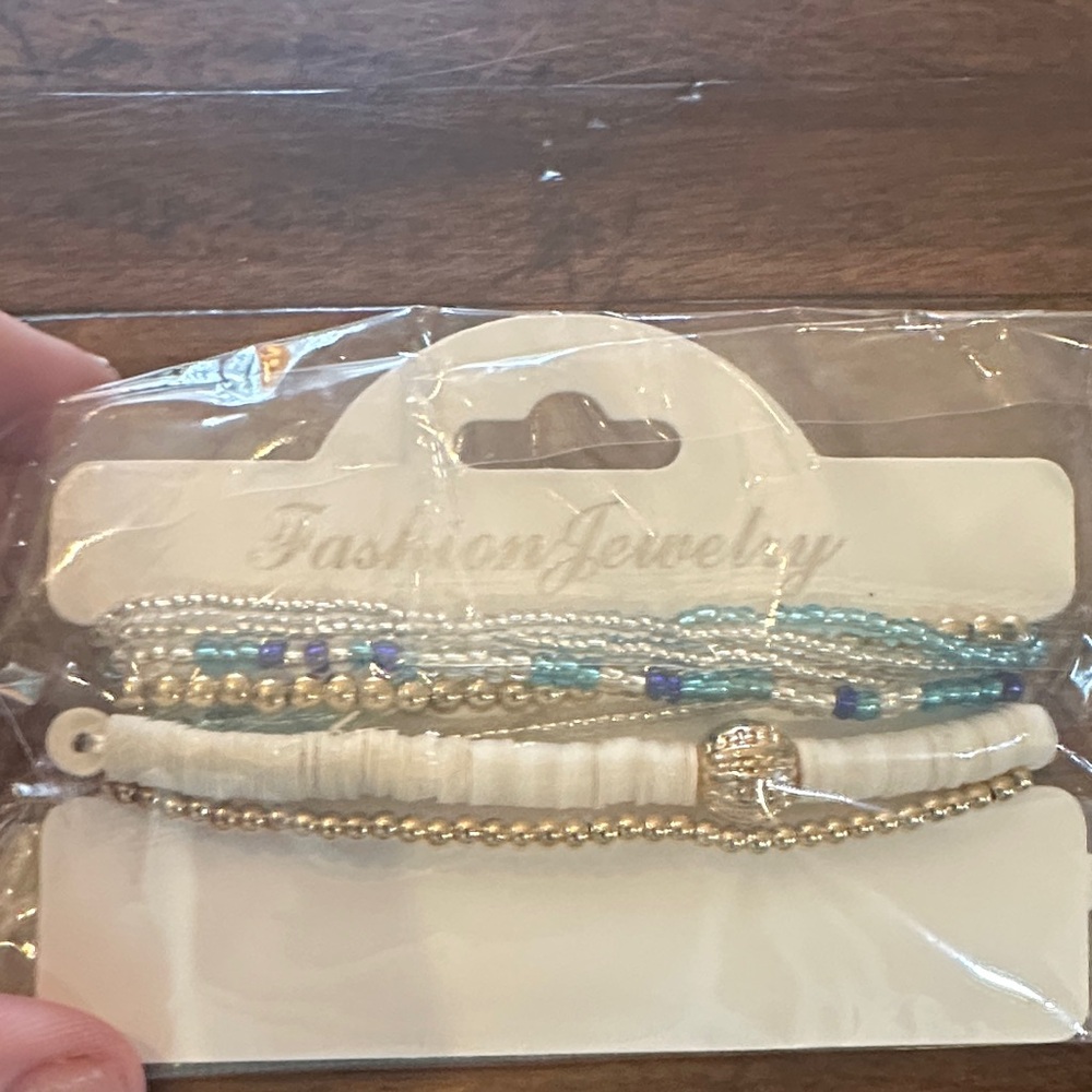 Chic Gold and White Beaded Bracelet Set
